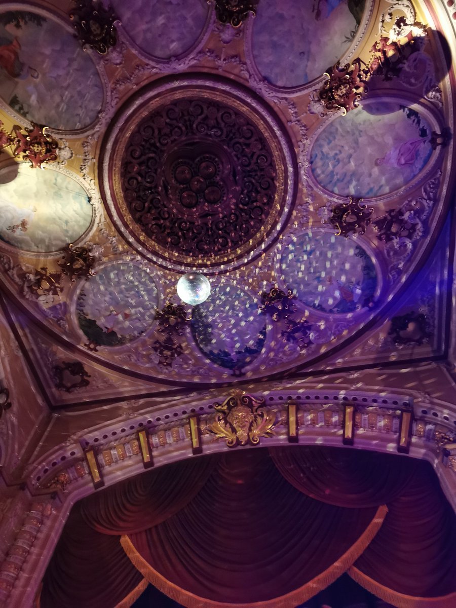 TownKt's tweet photo. Brilliant first show tonight by @JasonManford @trwakefield. The 8pm audience are in for a treat - I laughed so much my cheeks are hurting! https://t.co/BGzQBzFlcr