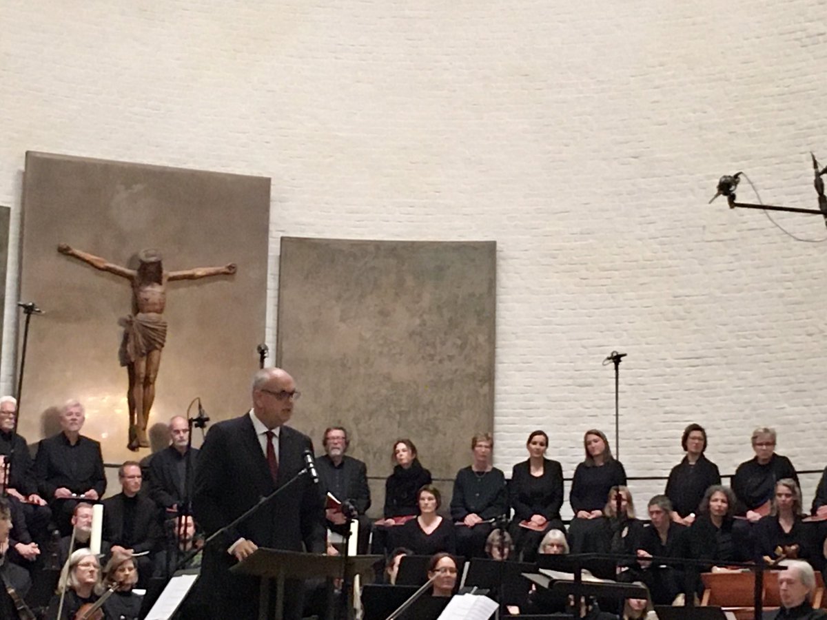 d_stoeckel's tweet photo. Gelungene Veranstaltung in der St. #Ansgarii-#Kirche in #Bremen: Beim #Zütphen-#Oratorium konnten die Zuhörenden ins Nachdenken kommen. Auch @AndreasBovensc1 war mit einem Grußwort dabei. #Reformation #Jubiläum https://t.co/NY2PwFQFtp