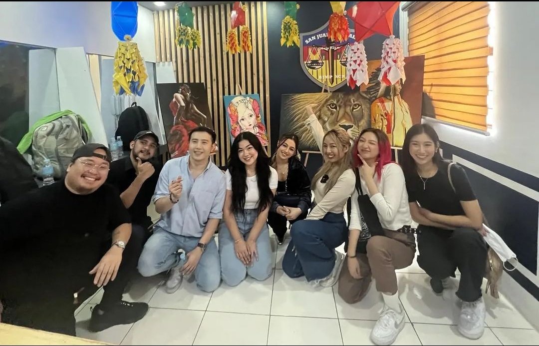 bluzom's tweet photo. watch karen's new vlog!!
@amandaazamora
@struggail @BordadorKaren @sehamburger @gomezshanaia 
@Karen_Bordador

🔗https://t.co/JCIKQq1Hcb https://t.co/oIjhxYks11