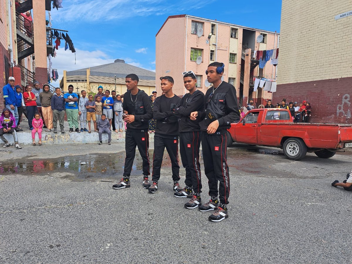 The_Elitist_SA's tweet photo. Video: #TempleBoys shot and stabbed at hometown concert

More: https://t.co/TKOltCv0pC https://t.co/1Ptu13umGn
