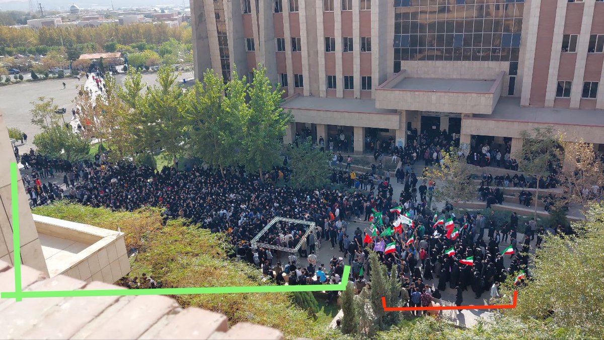 JudithFighter's tweet photo. ساندیسی ها     vs        فرزندان باشرف ایران
 
#مهسا_امینی
#اعتصابات_سراسری
#IranRevolution https://t.co/vwbBXbJ5uG