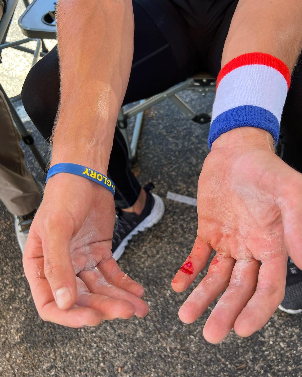 ThunderFoot tweet media