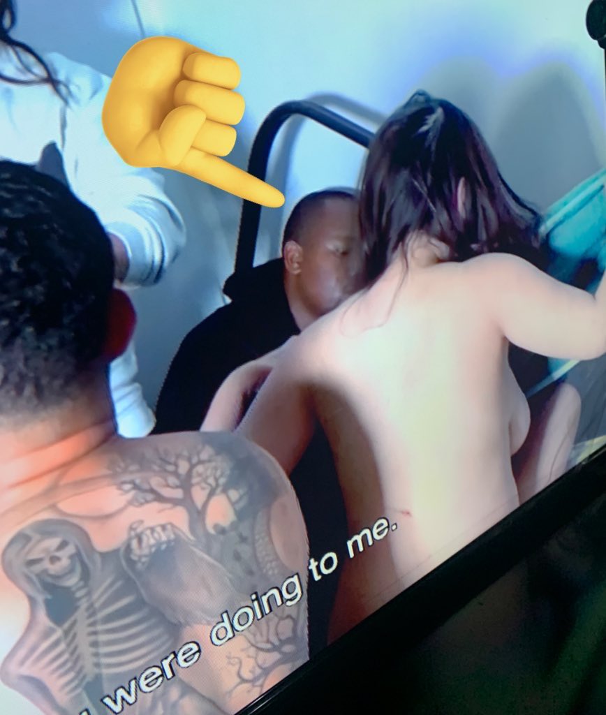 ChrisExcel102's tweet photo. A focused camera man 😭😭🍑#Uyajola99 https://t.co/moOe7mCsH0