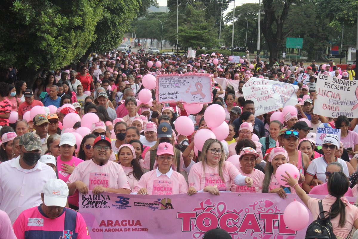 ChapaM23's tweet photo. 🌸4 kilómetros llenos de amor.

Pueblo de Ribas caminó por las principales avenidas de la ciudad en favor de la lucha contra el cáncer de mama.

La Gob. @Soykarinacarpio y el alcalde @juancarlospsuv, demostraron que esta lucha es de todos y todas. #PuebloResistenteYValiente https://t.co/MzBzHeVIoM