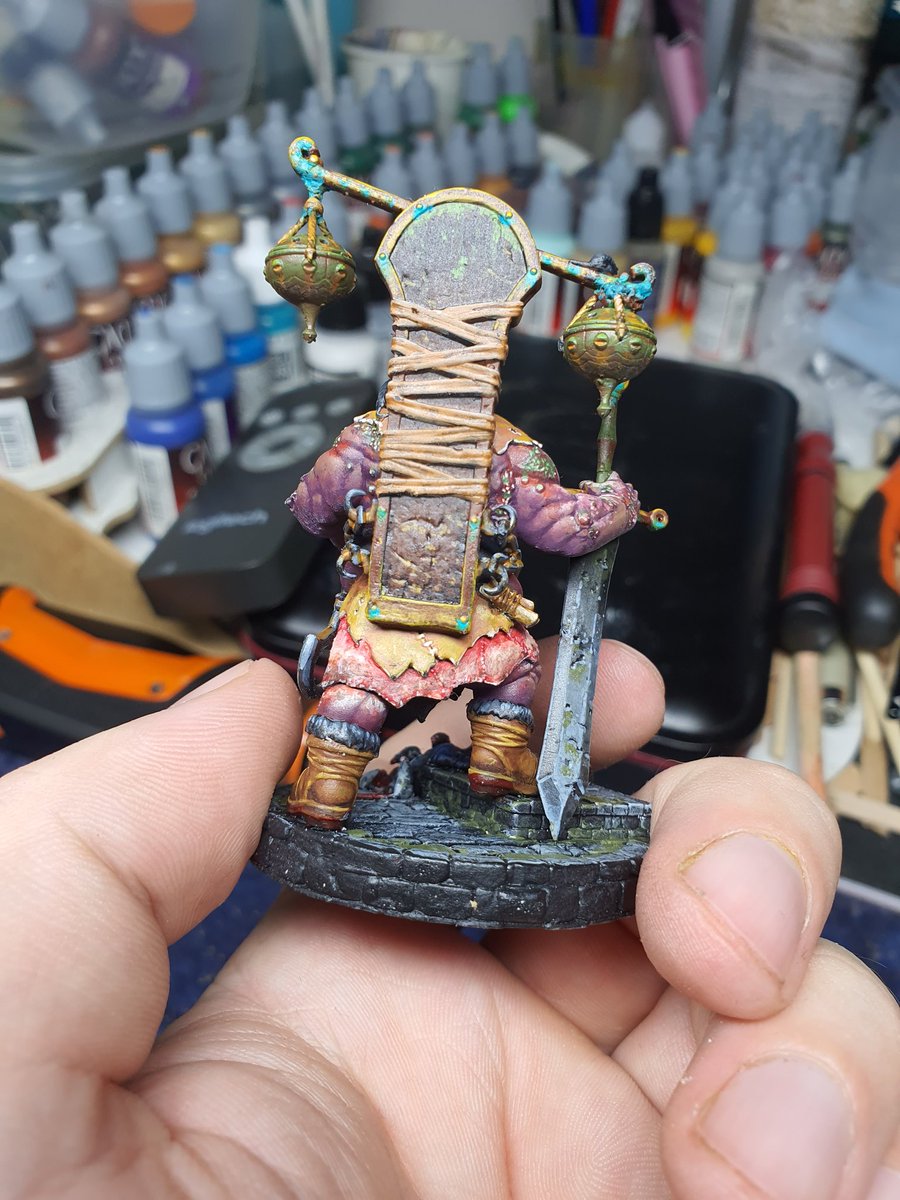 JayJay_Rybus's tweet photo. #miniaturepainting time :D mr handsome #3dprinted scaled to 28mm from initial 32mm well it wasnt the Best idea xD https://t.co/gTNNvsDWRN
