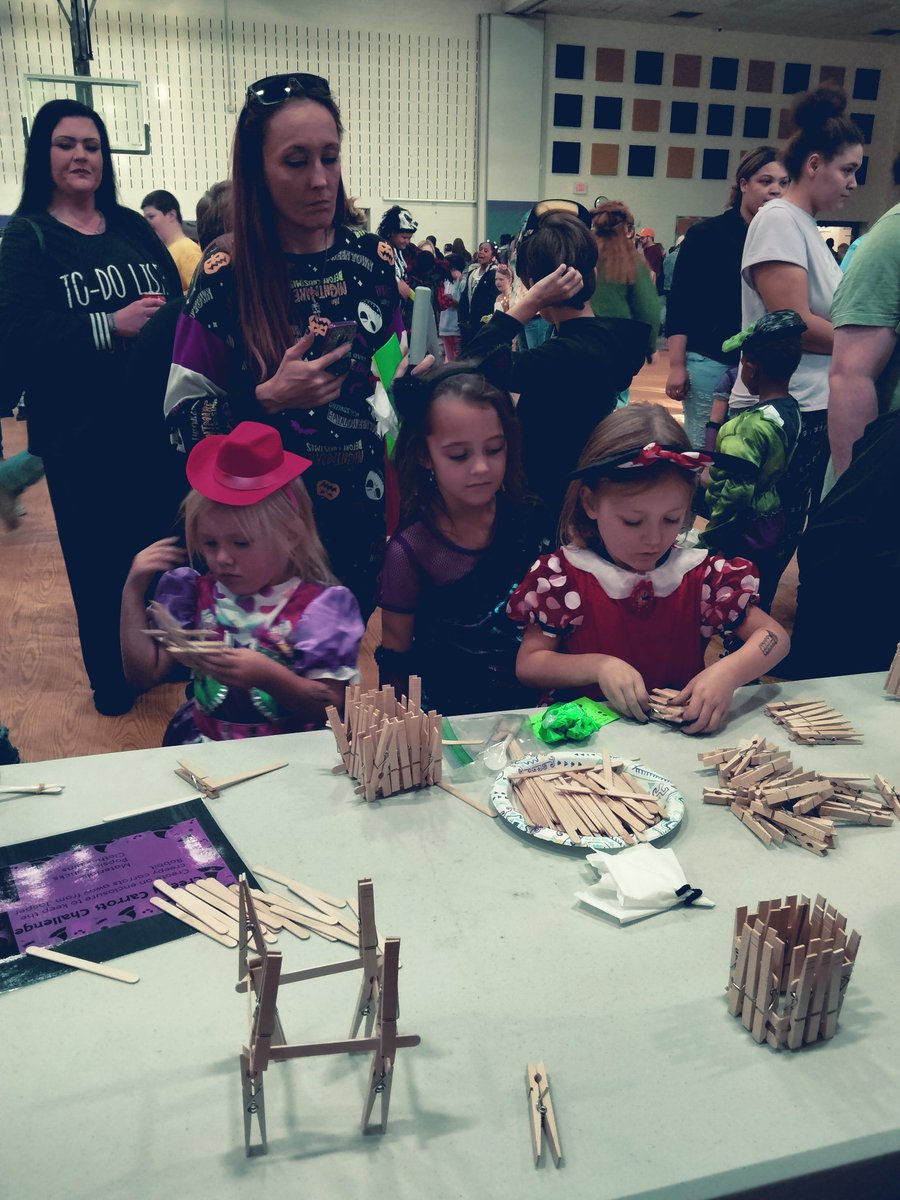 Chupke9's tweet photo. @mayfieldtweets Love our Mayfield family!  Everyone had fun participating in all of the activities.  
#ChasingGreatness
#mayfieldfamily
#MiddieRising https://t.co/sQsXgvpkfw