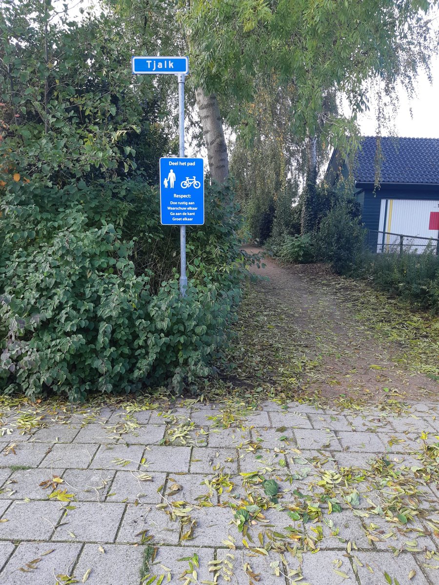 #deelhetpad #veiligwandelen #veiligfietsen #respectvoorelkaar <a href="/Heerenveen/">Gemeente Heerenveen</a> <a href="/grootheerenveen/">GrootHeerenveen</a> <a href="/wijkdorphveen/">Wijkmanagement Hveen</a> <a href="/POL_Heerenveen/">Politie Basisteam Zuidoost Fryslan</a> <a href="/VeiligVerkeer/">Veilig Verkeer Nederland</a>