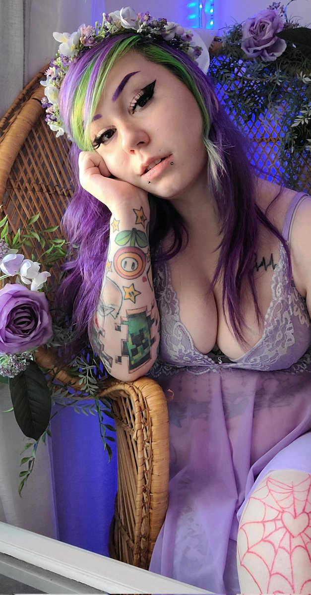 BlendRainbows's tweet photo. I felt sooo pretty here so I'm gonna share 💜 I can't wait to turn a part of my house into this fairy vibe. It's coming along so nice already 🥰

#fairycore #elfgirl #kawaii #bodiour https://t.co/lftAZH9gMt