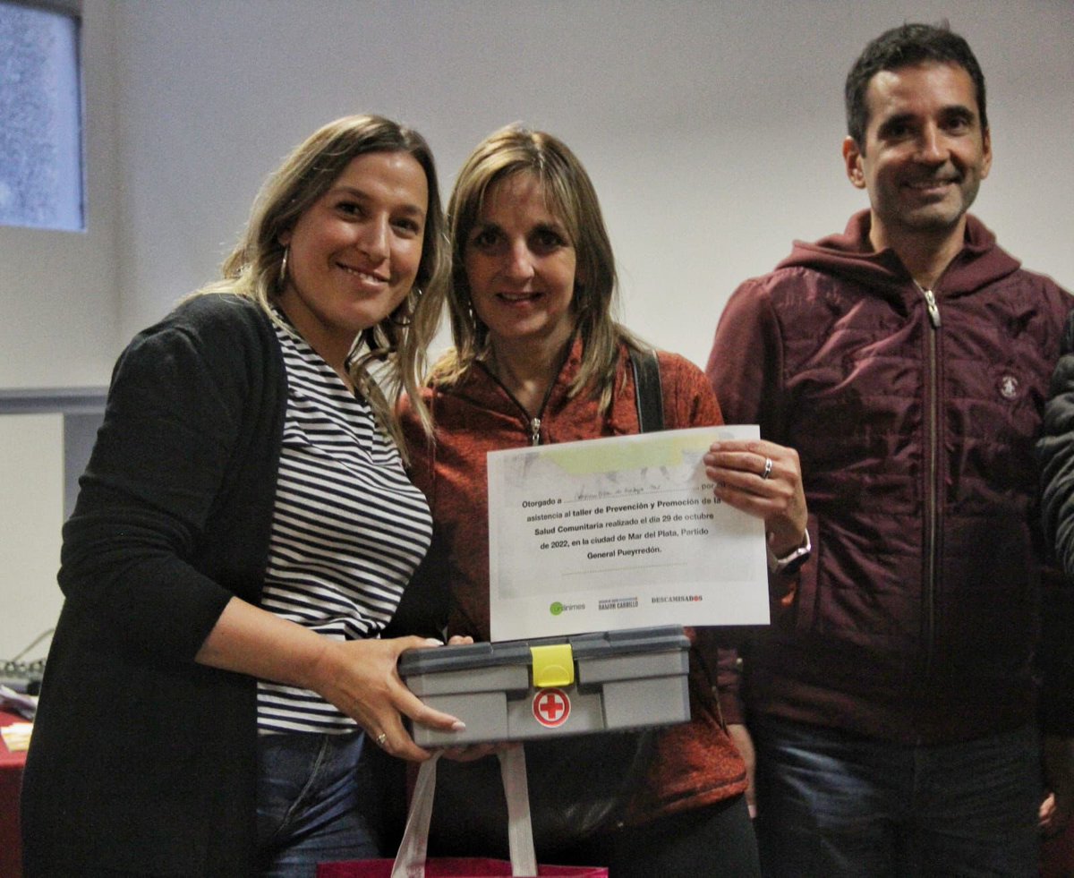 cuesta_mariana's tweet photo. ¿Qué hacer si alguien se descompone? ¿Cómo hacer los primeros auxilios ante un accidente? 

Estas fueron algunas de las temáticas que se abordaron en la Jornada de Prevención y Promoción de la Salud Comunitaria.

Excelente jornada ¡Felicitaciones al espacio de salud! 👏🏻 https://t.co/jeRddE0RRd