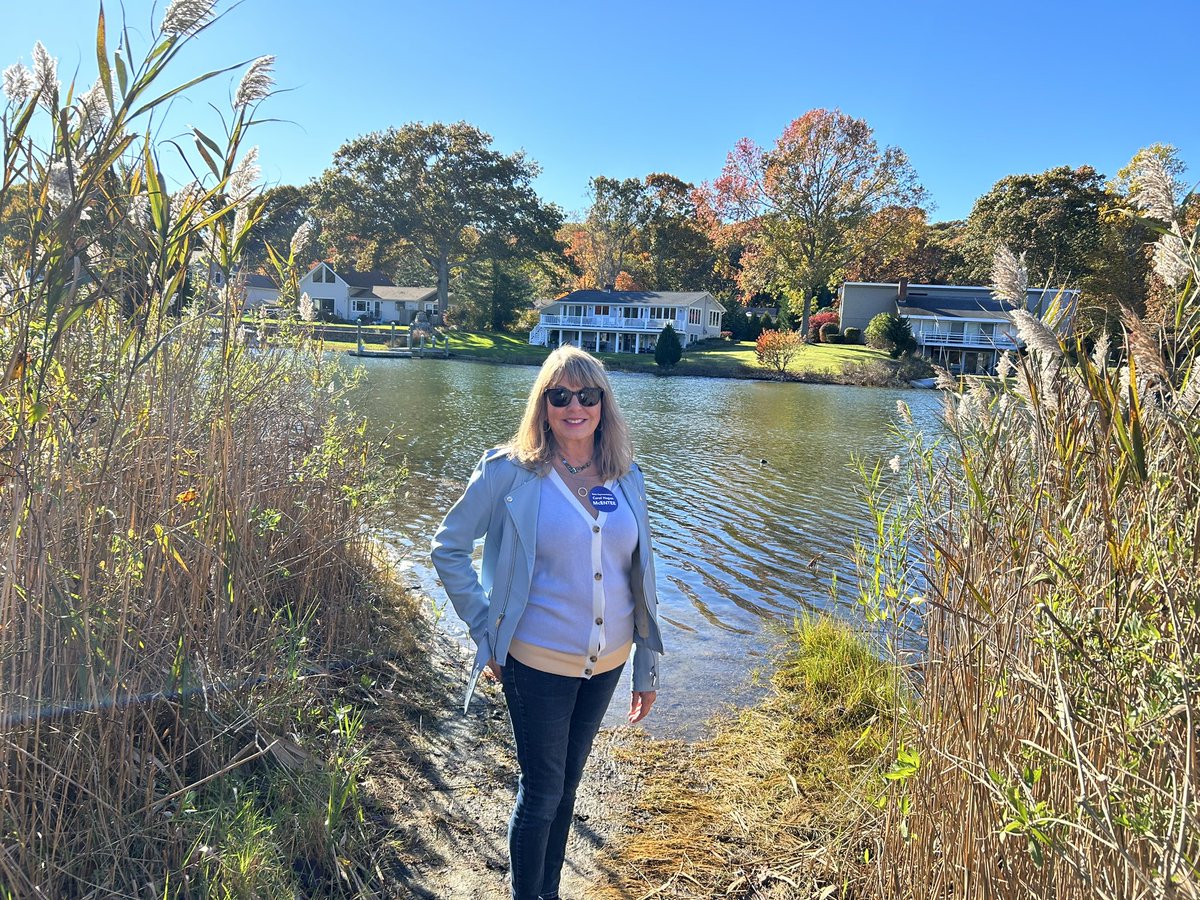 repmcentee33's tweet photo. Great day canvassing in Narragansett! Ran into two of my sweetest supporters! ❤️ The boys say VOTE for Carol! #McEnteeFor33 https://t.co/FE91YbHLLA