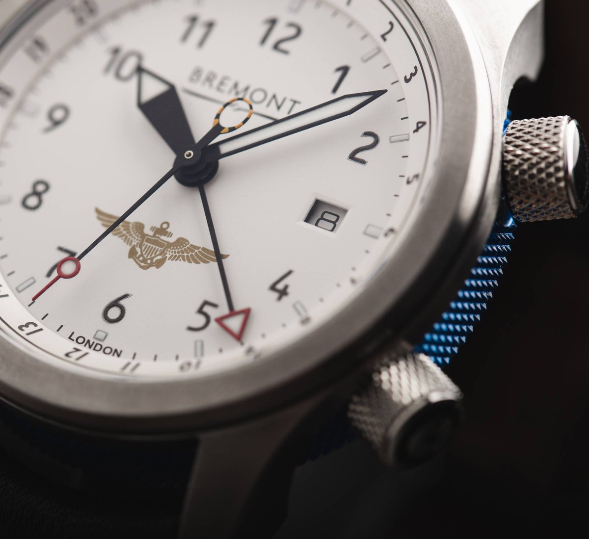 BremontMilitary's tweet photo. The blue barrel on our Naval Aviator Pilot's watch making bold statements 💪

This watch is exclusively available to past and present Naval Aviator Pilots. For more information, contact military@bremont.com

#navalaviator #usnavy #navypilot #pilotswatch #pilotwatch #militarywatch https://t.co/9azfLvrJxX