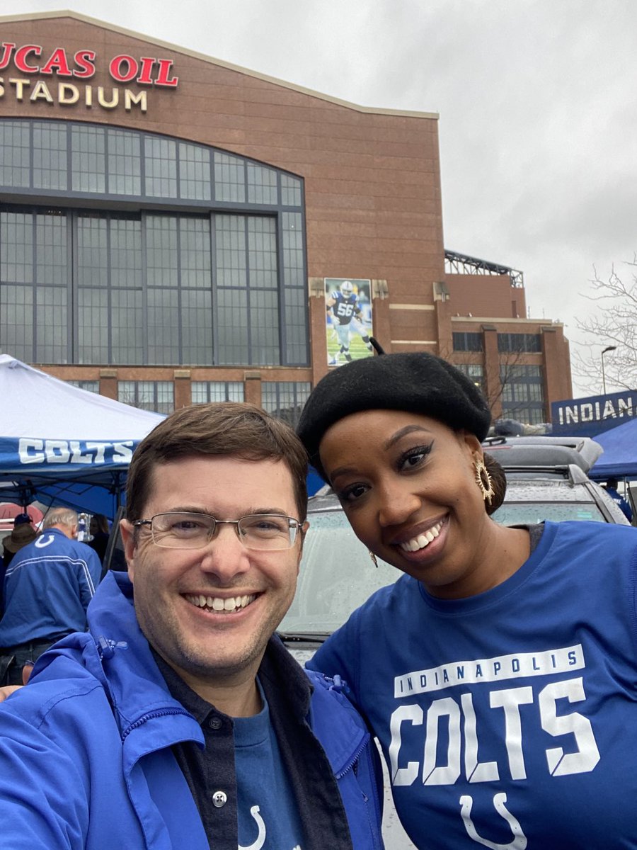 The ⁦@FOX59⁩ team is having fun in Touchdown Town! ⁦@newsladyB⁩ doing a great job emceeing the pregame festivities ahead of today’s @Colts game on FOX! #WASvsIND ⁦@NFLonFOX⁩