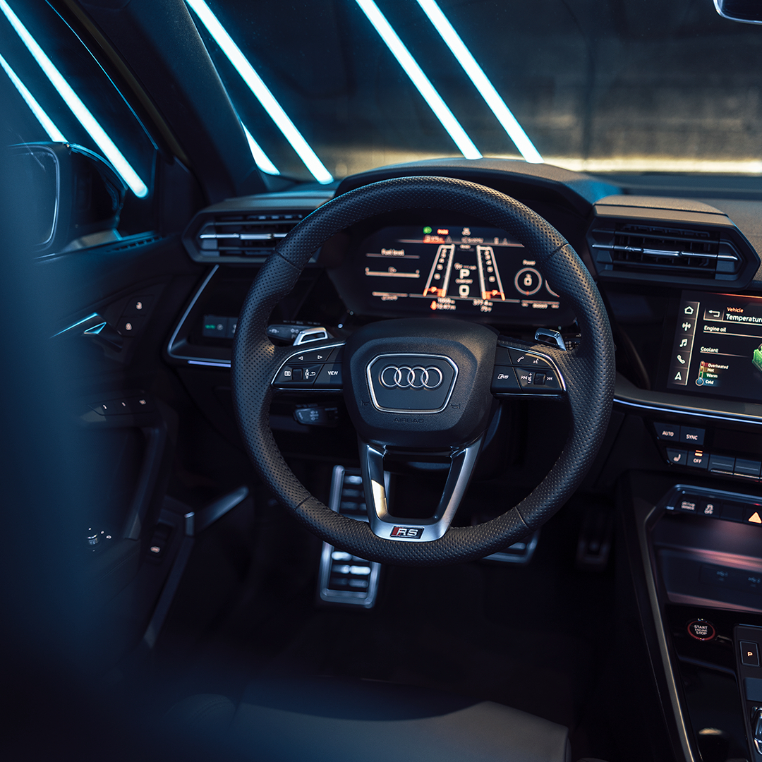 Precisión en cada detalle. ¿Sabrías adivinar de qué modelo RS se trata?​

📸 Credits: @audimiddleeast @audi​

#Audi #PerformanceIsAnAttitude
