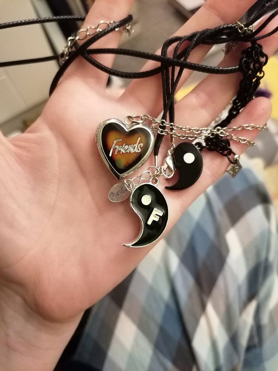 JohnnyMyGuy's tweet photo. I wish I knew who had the other halves https://t.co/6atgZ8wtff