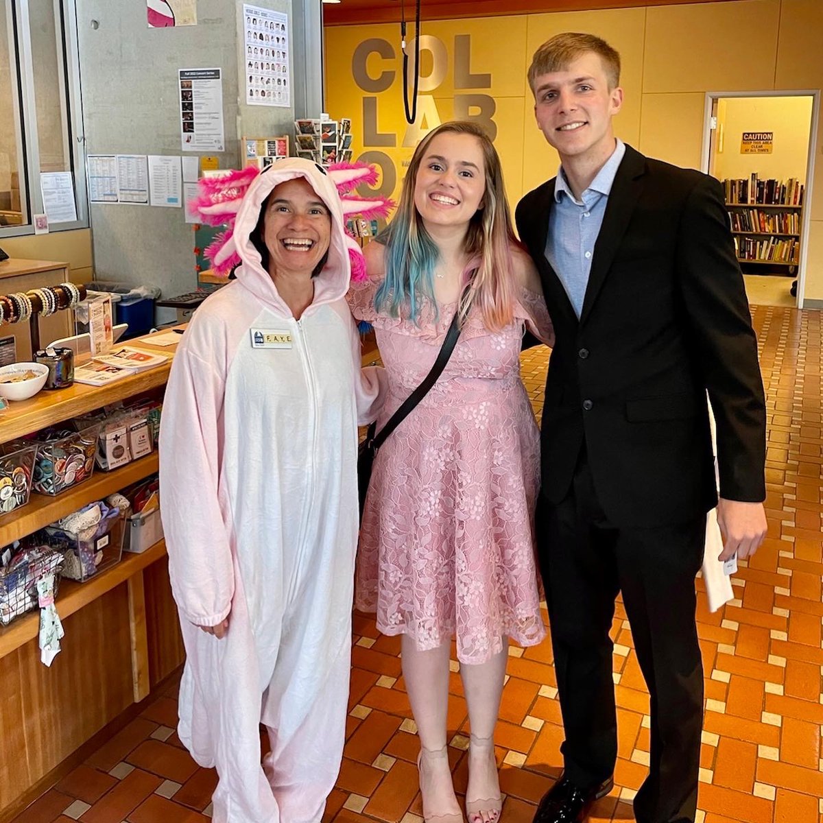 LibraryFoundSD's tweet photo. Great stories start at @SDPublicLibrary 📚. And some, even end at The Library Shop with an #axolotl 🙃 haha! What magical ✨ things will take place in your next chapter 📘📕📗?

#LibraryStory #LibraryEngagement #Proposal #BookAdventures #CentralLibrary #RomanticNovel https://t.co/JSGNJa7Egl