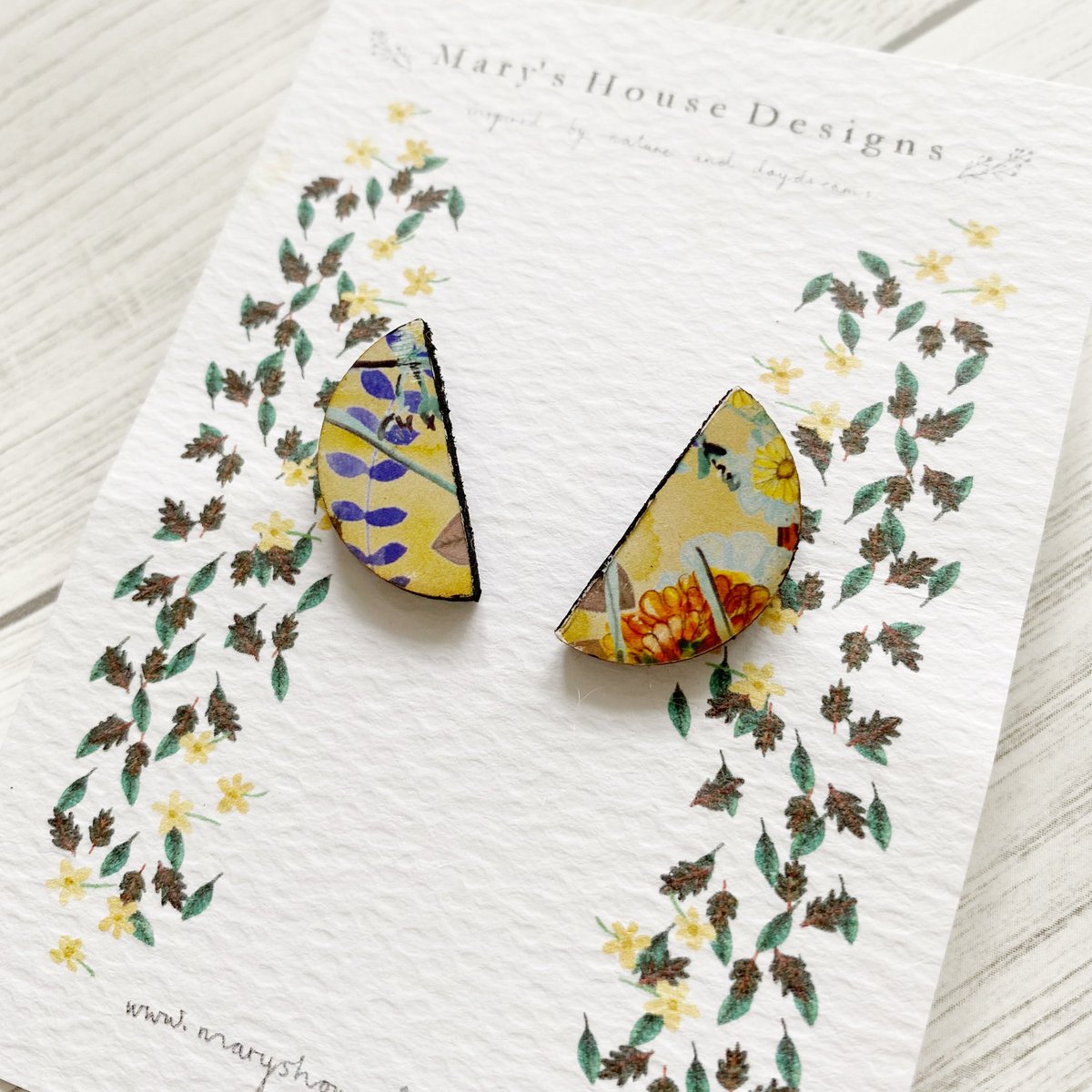 MaryHouseDesign's tweet photo. I’d love to know what you think to my handmade wooden earrings- these are printed with my own illustrated floral designs and are coming soon! #HandmadeHour #jewellery https://t.co/yhj0GPupg6