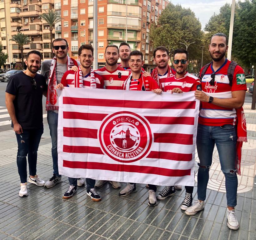 ComarcaAcciGCF's tweet photo. ♥️🤍 Recorremos kilómetros solo por tí @GranadaCF

🙌🏻 Primer desplazamiento de la #PComarcaAcciGCF, en Cartagena.

A las 18:30 👉🏼 @FCCartagena_efs en busca de los 3 puntos. #EternaLucha https://t.co/oI1xto9s1f