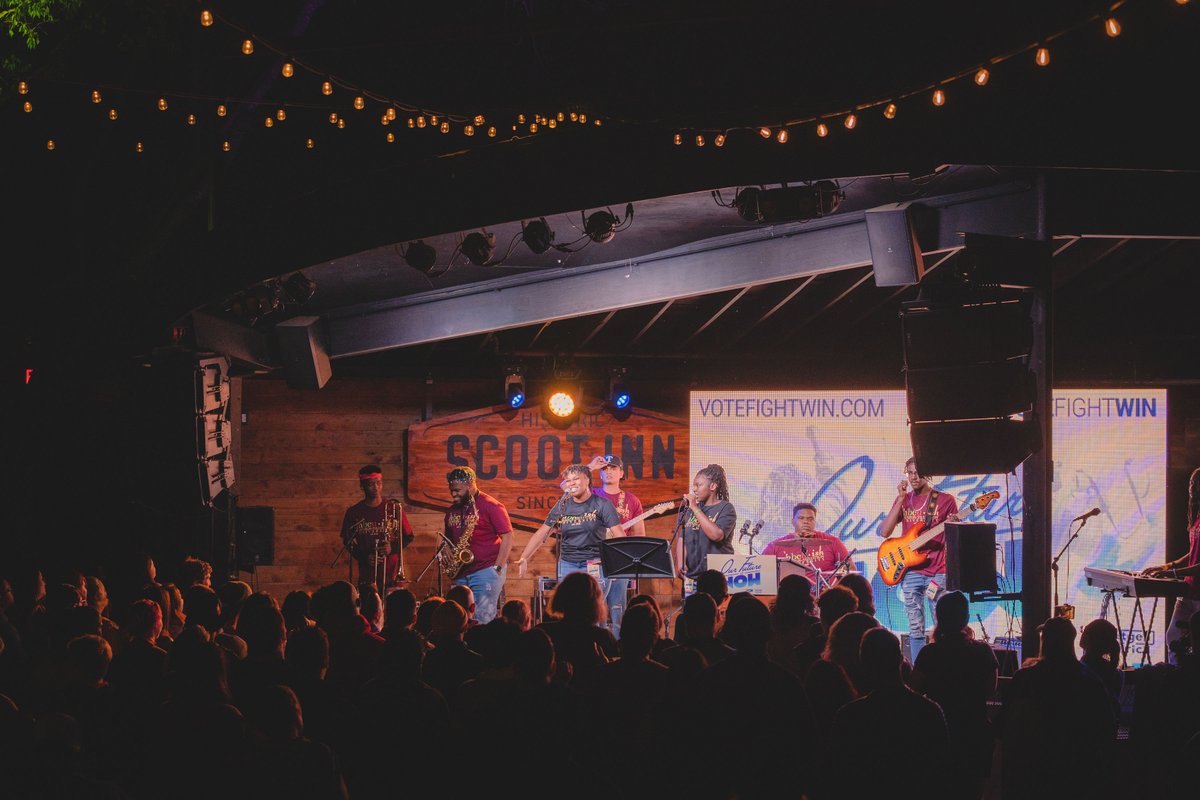 NextGenAmerica's tweet photo. Austin, Texas is ready to transform the country and elect leaders who will protect our rights, our climate, and build an economy that works for ALL!

THANK YOU AUSTIN! #VoteFightWin https://t.co/ETgkHFeHBl