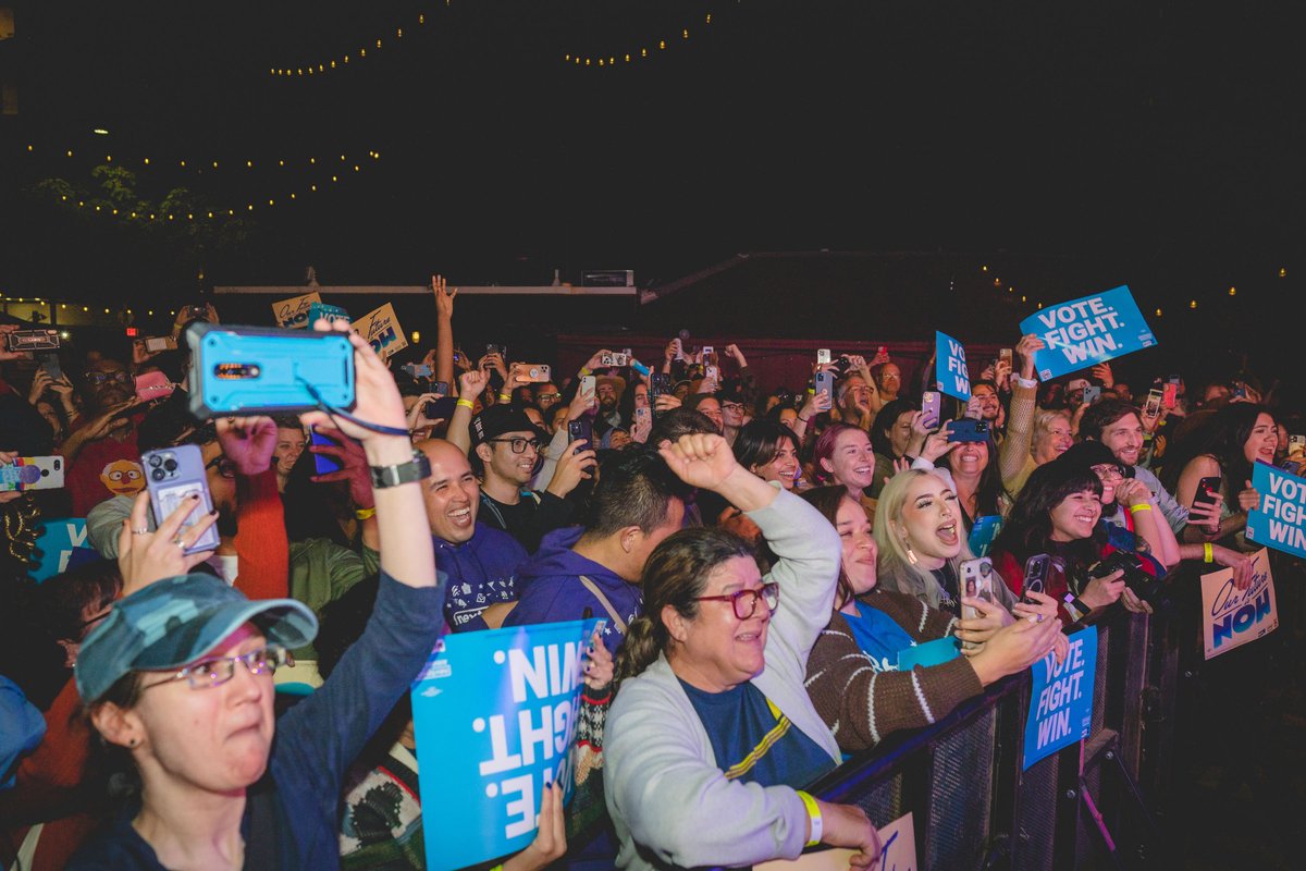 NextGenAmerica's tweet photo. Austin, Texas is ready to transform the country and elect leaders who will protect our rights, our climate, and build an economy that works for ALL!

THANK YOU AUSTIN! #VoteFightWin https://t.co/ETgkHFeHBl