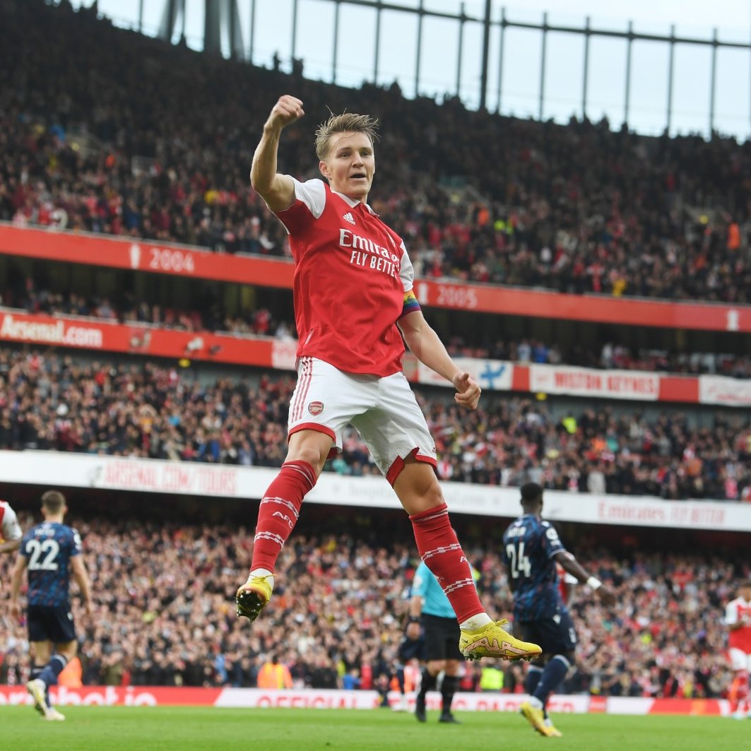 Arsenal đứng trước mùa giải lịch sử  Bóng đá Anh