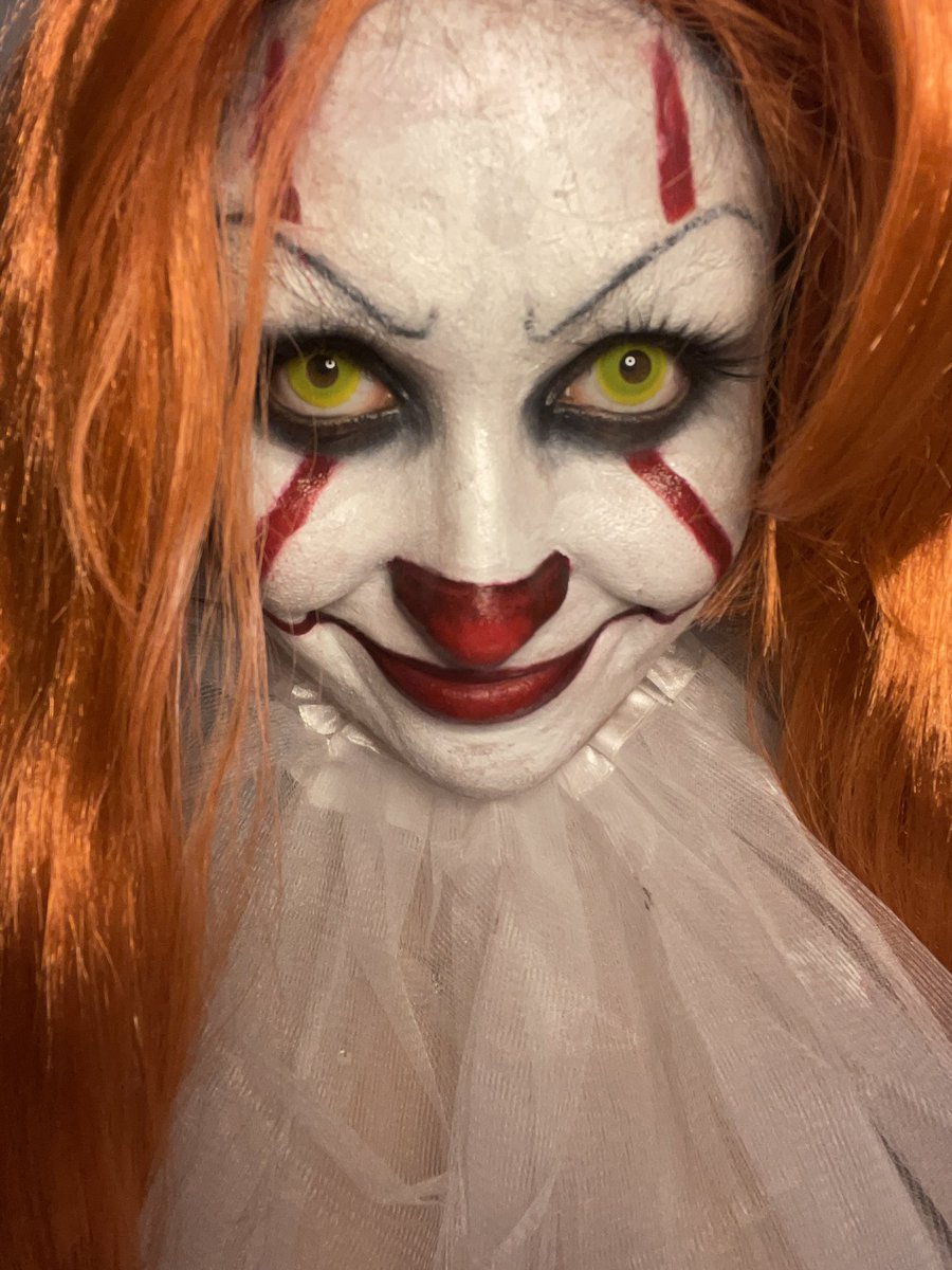 claragasm's tweet photo. @IbaiLlanos De payasa SIEMPRE 🤡🎃❤️ https://t.co/NPTVllmYbP