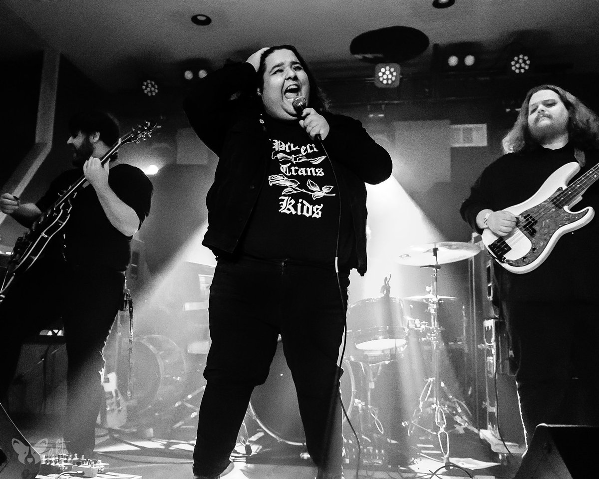 sistersleepband's tweet image. New @battleofheart rips!
Come see us play with them in Atlanta on 12/17

Let’s get wild 

📷: @KTClairePhoto 

(Ticket link below)