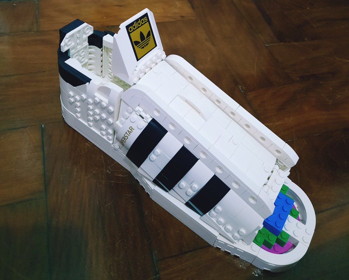 DoceYacia's tweet photo. The only time I would actually like to step on a Lego #CreativeBlock #LEGO #AdidasSuperstar #ShellToe https://t.co/JwHL3UTPxp