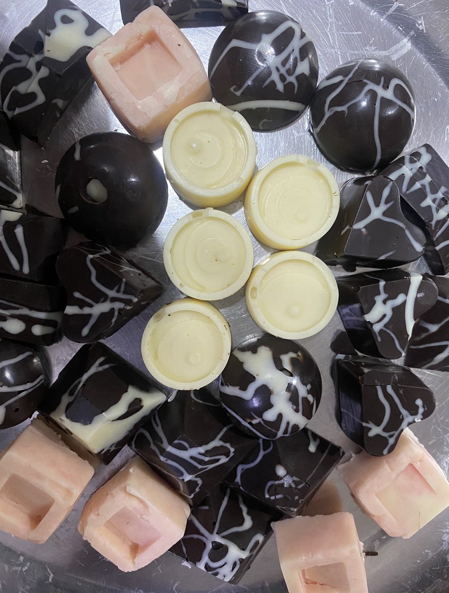 DrManeeshMishra's tweet photo. Home made chocolates. #food #chokolate https://t.co/6zLT7W2CNX