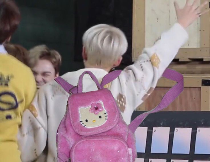 minghaobojong's tweet photo. @caratstalk hoshi mbul gemes anak sd https://t.co/rCG4QflY7h