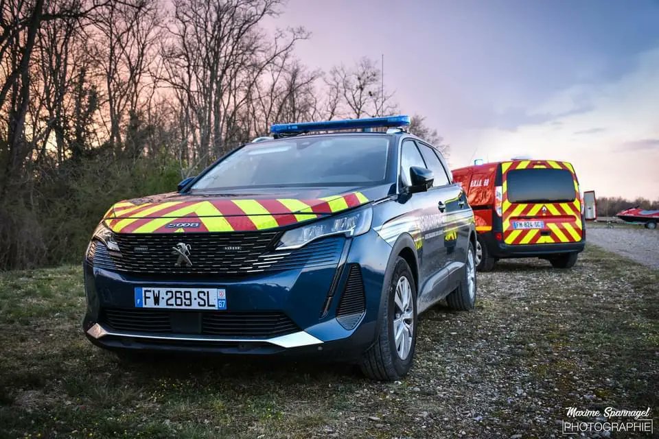 jclvallee1's tweet image. #FAITS_DIVERS🇫🇷⚡️ A #Carentec, un couple, ses deux enfants de 9 et 12 ans et leur chien retrouvés morts à leur domicile - actuforcesdelordre.fr/2022/10/30/car…