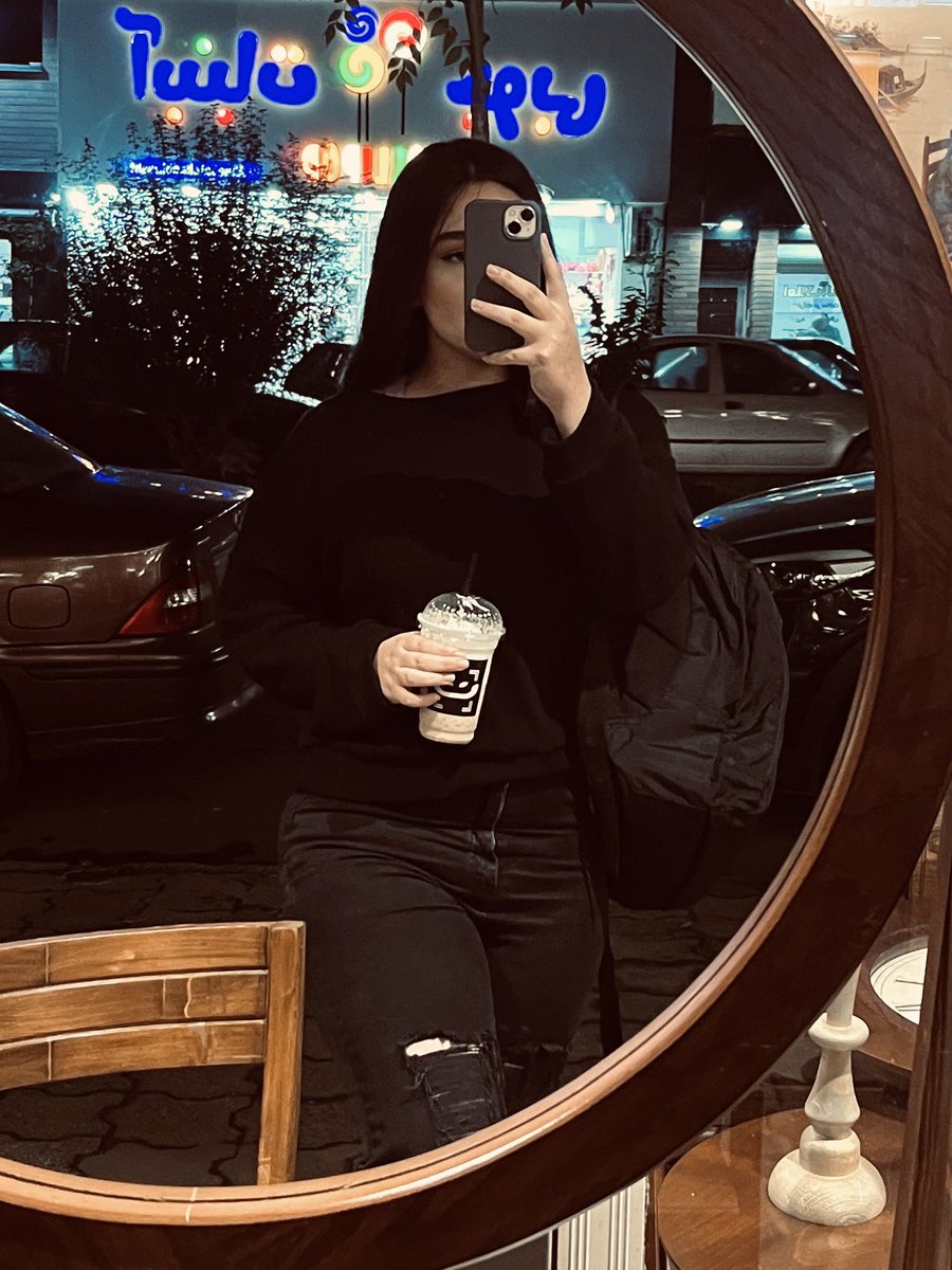 _nckii_'s tweet photo. بدون شال و مانتو و ترس از گشت ارشاد :)🥲
#مهسا_امینی https://t.co/0s7MbE9Lwx