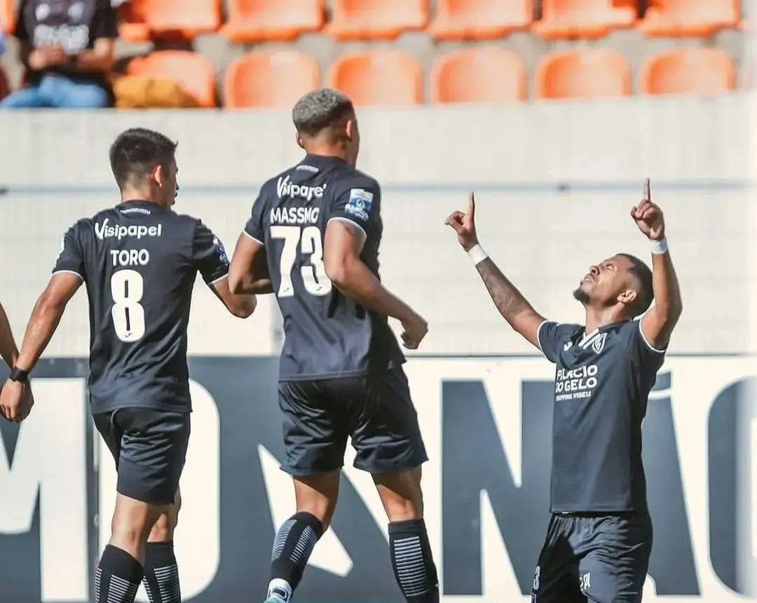hondurasfutbolt's tweet photo. #LegionariosHondureños
#JonathanRubio fue titular y lo jugó hasta el (⤵️80') con el #ViseuFC que derrotó (2-1) al Belenenses en la Liga Portugal SABSEG.
@allanfajardo29 @LegionCatracha
@Legionarioshn @HondurasLiga
@newguayork @JorgeRdeportes https://t.co/JeiZ0OXFy3
