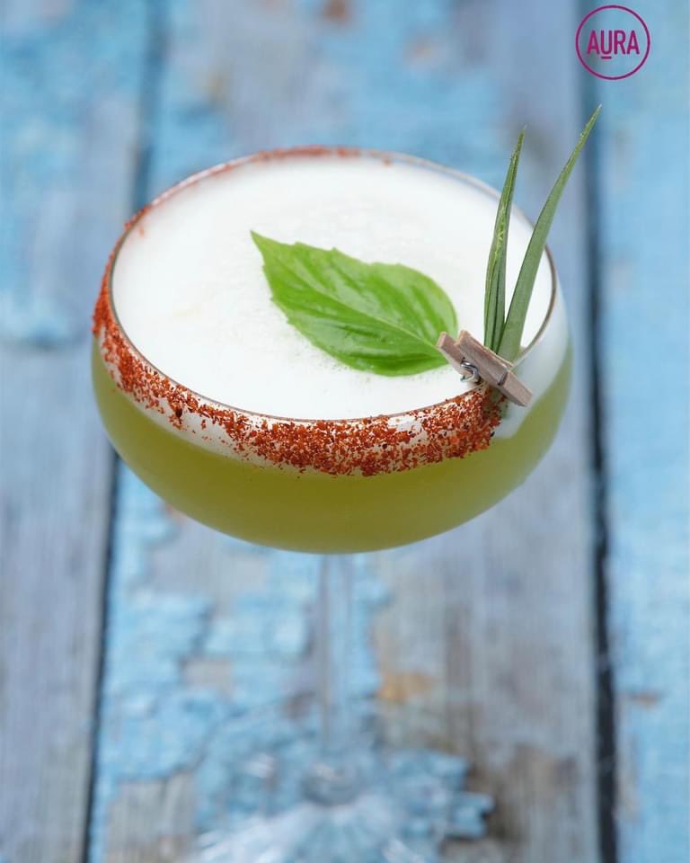 auracocktails's tweet photo. Our Signature cocktail mixed with a blend of herbs will have you BUZZIN. 

This drink was created to give a very natural aromatic taste  by combining both sweet and tart spirits with natural herbs. 

Book our bespoke cocktail services for your next event https://t.co/JjCO1M6oOj