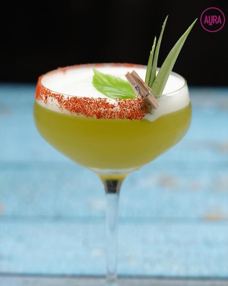 auracocktails's tweet photo. Our Signature cocktail mixed with a blend of herbs will have you BUZZIN. 

This drink was created to give a very natural aromatic taste  by combining both sweet and tart spirits with natural herbs. 

Book our bespoke cocktail services for your next event https://t.co/JjCO1M6oOj