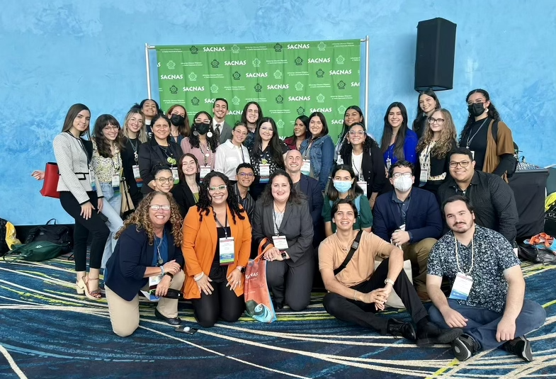 UPRHComunica's tweet photo. 📸 Más fotos de la representación #UPRH en #SACNAS2022 🦉 https://t.co/s8Hzx04MBp