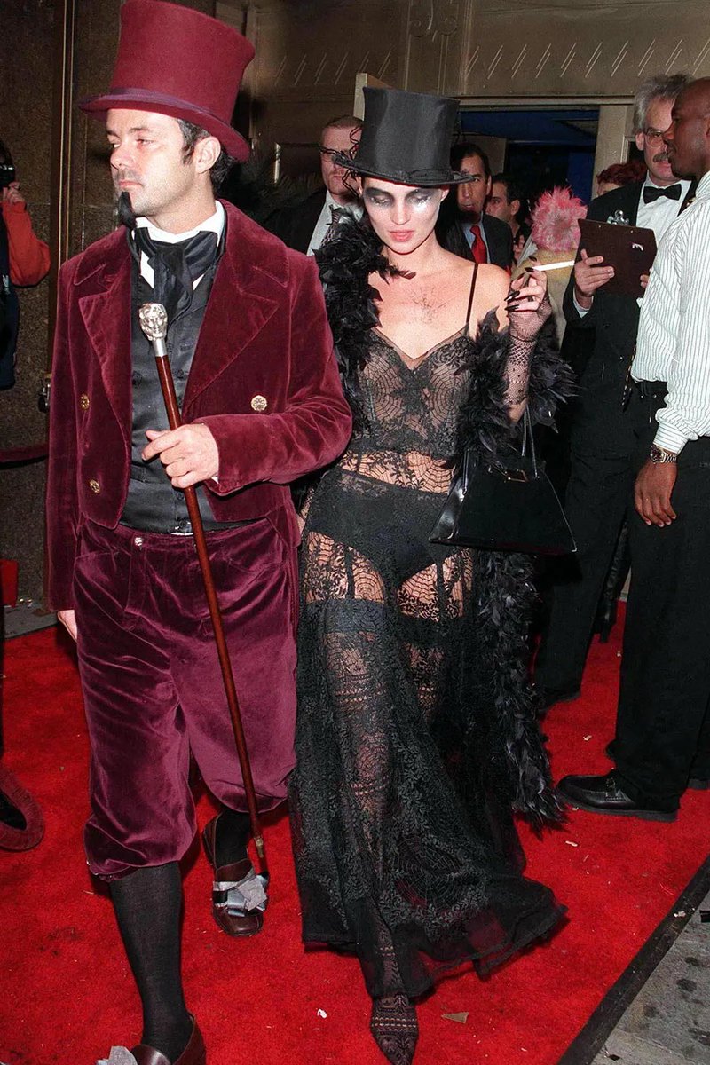 addisonIover's tweet photo. Addison Rae as Kate Moss last night https://t.co/RprePtBRDx