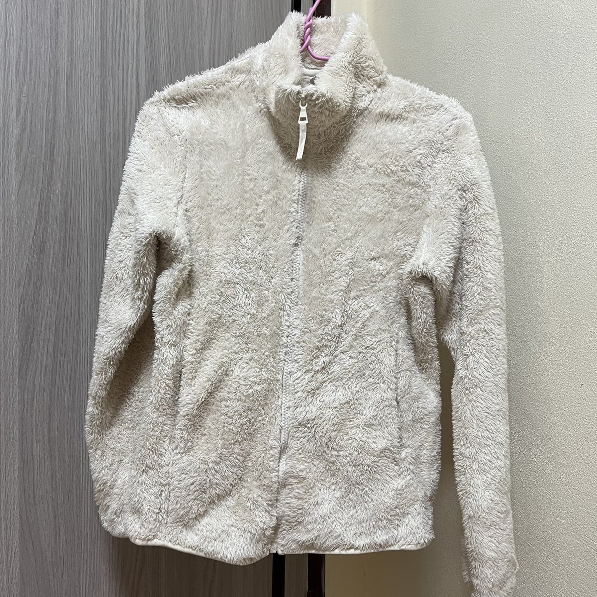 __mmmmmmoo's tweet photo. เสื้อกันหนาว 70 ทุกตัว มีทั้งไซส์ใหญ่ไซส์เล็กค่ะ ค่าส่งตัวแรก 30 ต่อไป +10 ส่วนมากป้ายยูนิโคล่ ทำความสะอาดซักให้หมดแล้วค่ะ #เสื้อผ้ามือสอง #เสื้อผ้ามือ2 #เสื้อผ้ามือสองสภาพดี #ส่งต่อเสื้อผ้ามือสอง #ส่งต่อเสื้อผ้า https://t.co/0gmlHMhf26