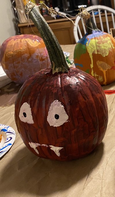 Painted a pumpkin yesterday https://t.co/RR0TuwBthf