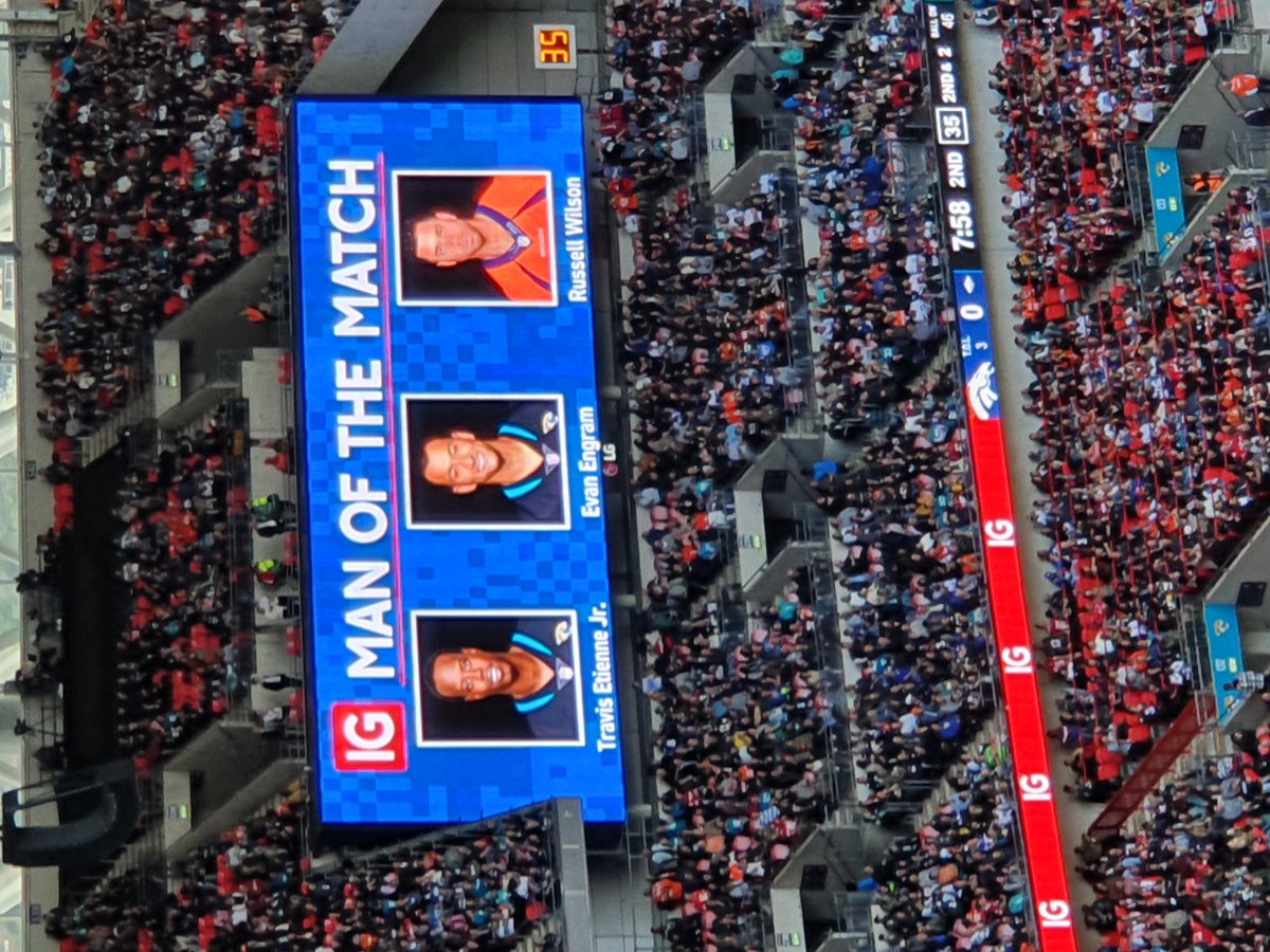 There seems to be a mistake here..... 

#NFL