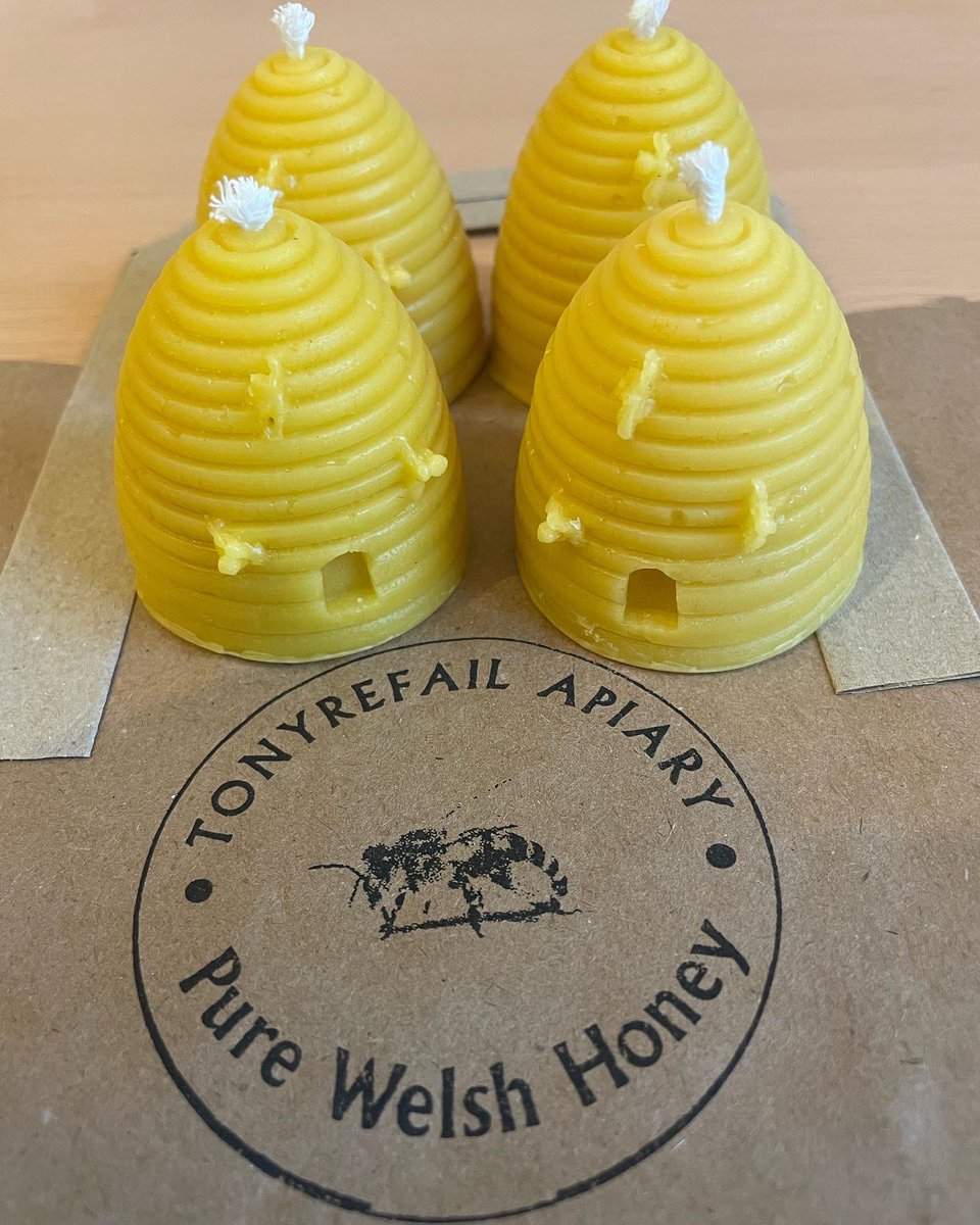 tonyrefailapiar's tweet photo. Hand poured pure beeswax candle 🍯🐝❤️. 

#honeybees #nature #honey #savethebees #bees
#beekeeping #beeswax #beefarmers #shaeila_apiary #tonyrefail_apiary #beeslife  #beeswaxcandles #beehive 
#beekeeper #shoplocal #apiary #welshgifts #propolis https://t.co/ziLrmRKiCA