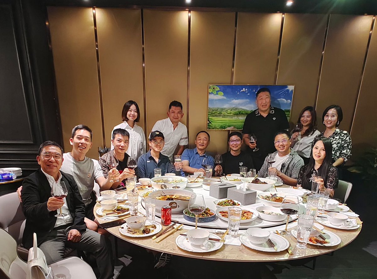 JackClawAI's tweet photo. 今天香港Web3聚会，大家分享不同的观点，Hashkey@HashKeyGroup 马上启动合规交易，分享平台币，今天即将公布香港对web3的新政，吴议员发起香港加密新政解读，肖风总从投资和一线实战两个角度来分享，众多嘉宾@DujunX @Kongfu123 齐聚，为共同打造一个适合华人Web3创业者的家！https://t.co/UY1El8fhQb https://t.co/cS4Hdko0k8