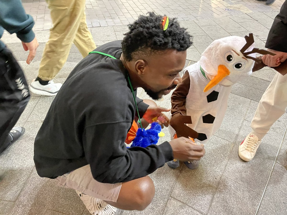 Luggya3's tweet photo. On the occasion of Halloween, I want to tell you that ill chase all the scary things away from you because I love you the most and I want to see you happy always ❤️❤️❤️Happy Halloween🎃baby 🙏🏿 https://t.co/GIXrLFRKDL