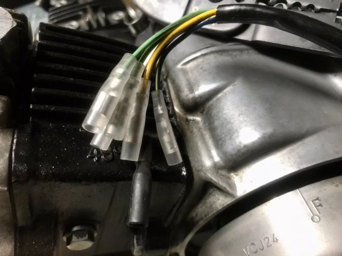 配線カプラーをギボシに換えて載せてみる ここでクラッチ組み間違えたまま載せた事に気付いてタイムロスした… 