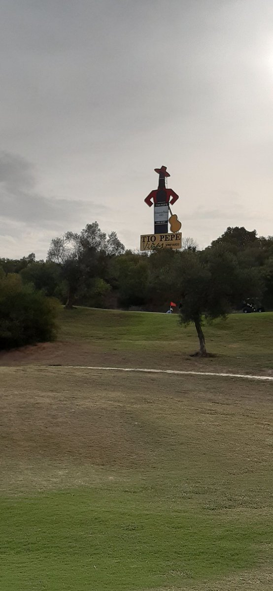 nando_els's tweet photo. Qué gran día hemos pasado en @barcelohoteles Montecastillo, cerrando la XIII Liga andaluza @galaxiagolf , no conocía el campo y me ha gustado mucho,y además 39 puntos!!!!👏👏☝🕺🕺🕺🕺 https://t.co/5oaKmlezJI