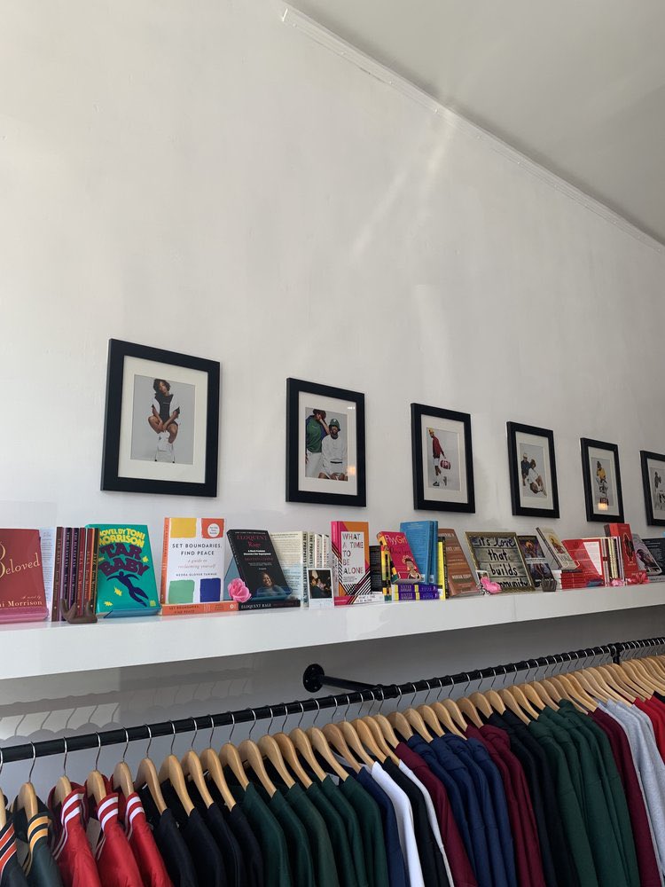 SLUMDPhD's tweet photo. This week’s #STLSunday highlights Cherokee street! A thriving arts district in south Saint Louis is the perfect place for our students to go to eat great food, visit awesome local vendors, and explore our community! (📸: @stlmag, @profieldreserve, @thenoirbookshop, @teatopiastl) https://t.co/h3xWfi80bk