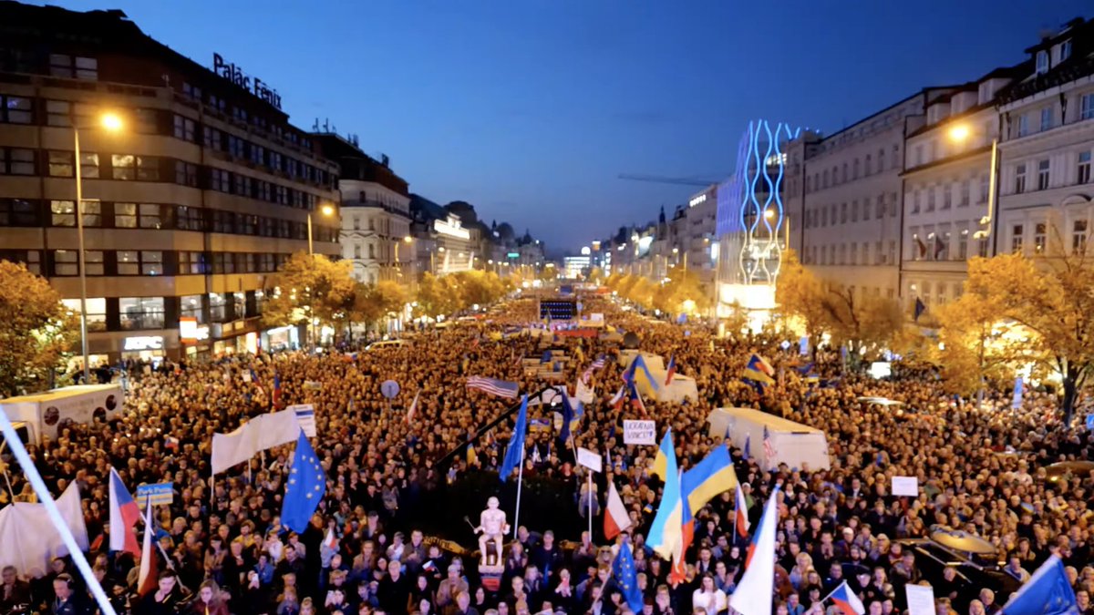 FilipHorky's tweet photo. This is #CzechRepublic tonight! We stand and will stand with #Ukraine! 

Civilization must prevail over barbarism.

Truth and love must prevail over lies and hatred. https://t.co/KQz2fHCPPE