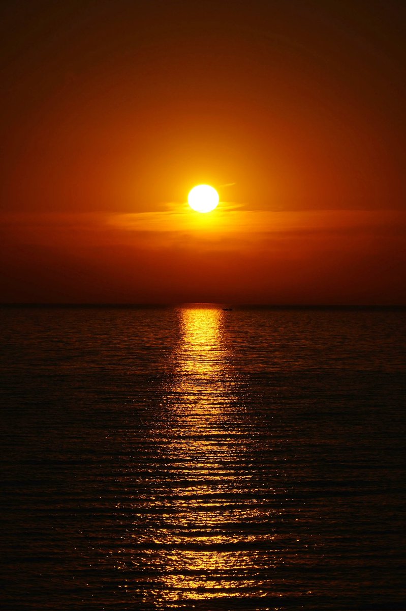 The thick fog that blanketed Burlington this morning gives me a perfect excuse to post photos of last Sunday's sunrise at Spencer Smith Park. Such a beautiful way to start a day. 
#sunrise #sunday #BurlON #haltonregion  #DiscoverON #october