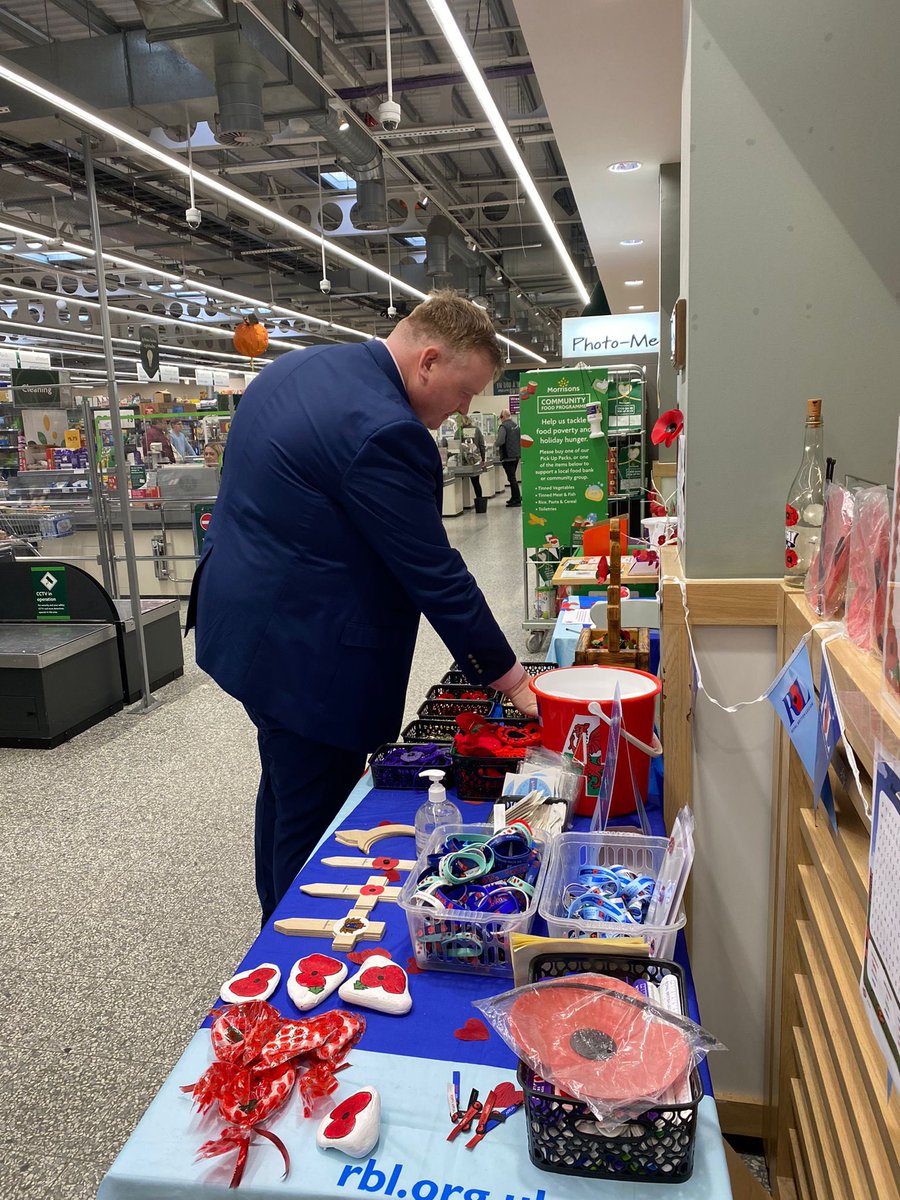 This morning was the <a href="/PoppyLegion/">Royal British Legion</a> Launch in #Wrexham starting off the period of Remembrance. I then popped over to see one of the local supermarket collections and speak to volunteers. #PoppyAppeal #Remembrance