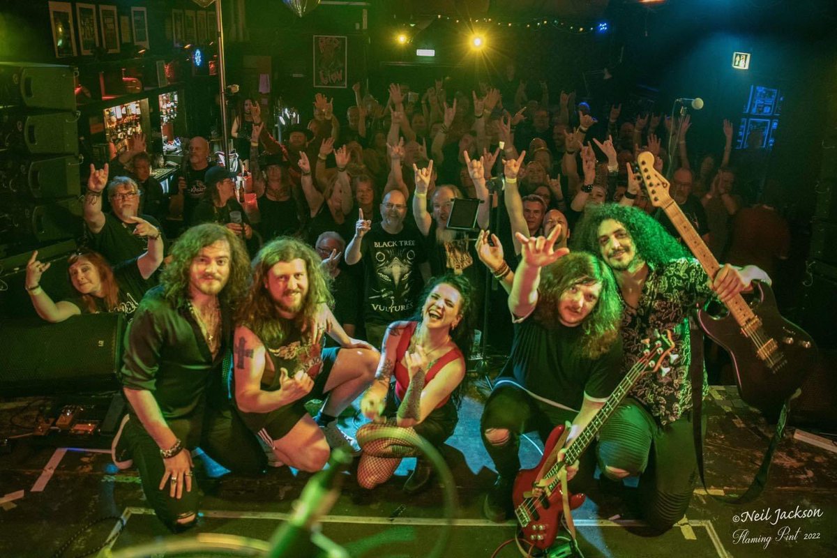 GRAVESEND…what do we even say about that, what a night. Thank you to everyone who joined us for last nights party at our SOLD OUT HEADLINE SHOW. You were incredible 🤯 Massive thank you to the The Rock Cooperative for their amazing hospitality &amp; support. 

📸: Flaming Pint