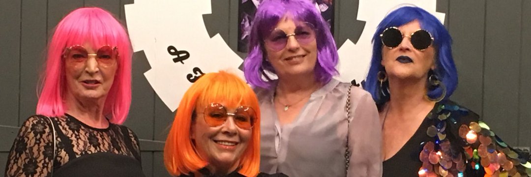 Look at these dazzlers!
<a href="/RootJulieroot30/">Julie Root</a> <a href="/ArronLynda/">Lynda Arron</a> <a href="/margcarr08/">Maggie Carr</a> and <a href="/LonginToBeLazy/">Gill P😉well</a> will be giving a rehearsed reading of <a href="/JaynieJM/">Jayne Marshall 💙</a>'s funny and moving play as part of #NEWvember <a href="/53two/">53two</a>.
3 &amp; 7 on 24/11
#SwimmingWithDinosaurs (but not in wigs) details soon.